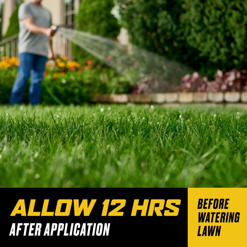 Ortho® WeedClear™ Weed Killer for Lawns image number null